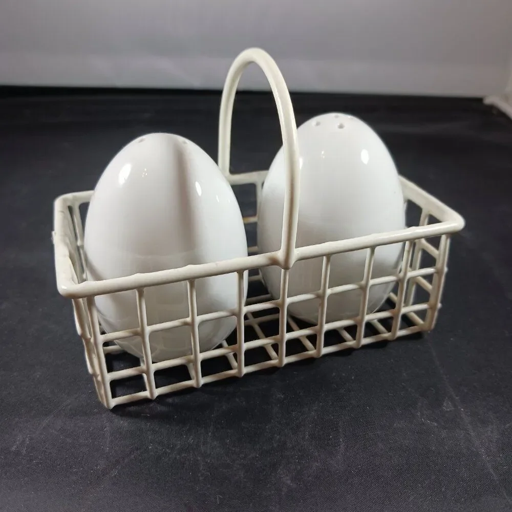 Vintage Egg in Basket Salt and Pepper